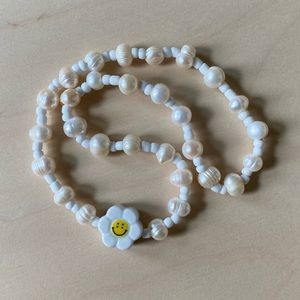Smiley Daisy Choker | Handmade